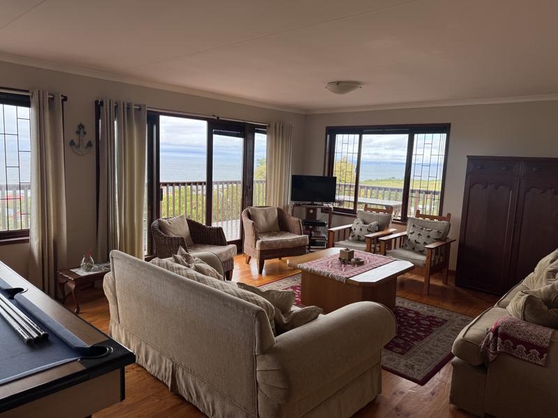7 Bedroom Property for Sale in Outeniqua Strand Western Cape